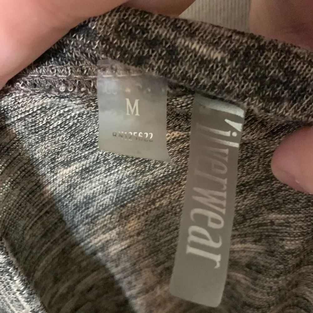 3for$20 medium blouse  - Picture 4 of 4
